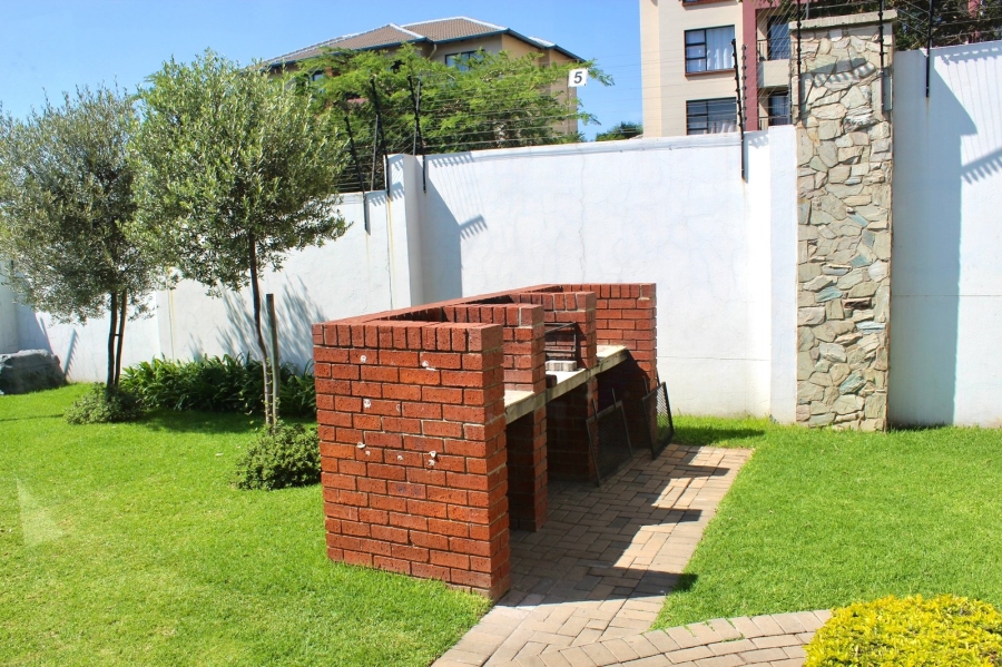 To Let 1 Bedroom Property for Rent in Olivedale Gauteng