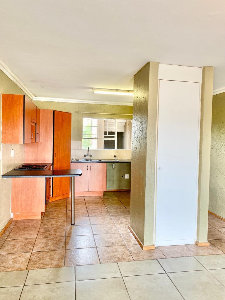 2 Bedroom Property for Sale in Sonneveld Gauteng