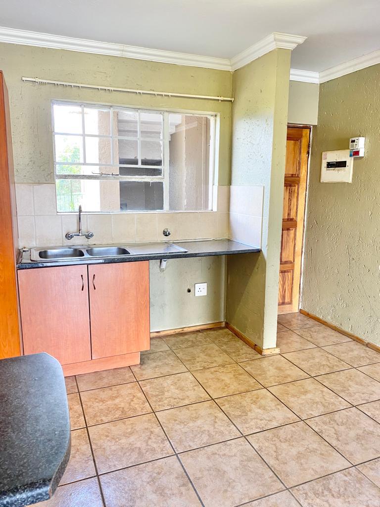2 Bedroom Property for Sale in Sonneveld Gauteng