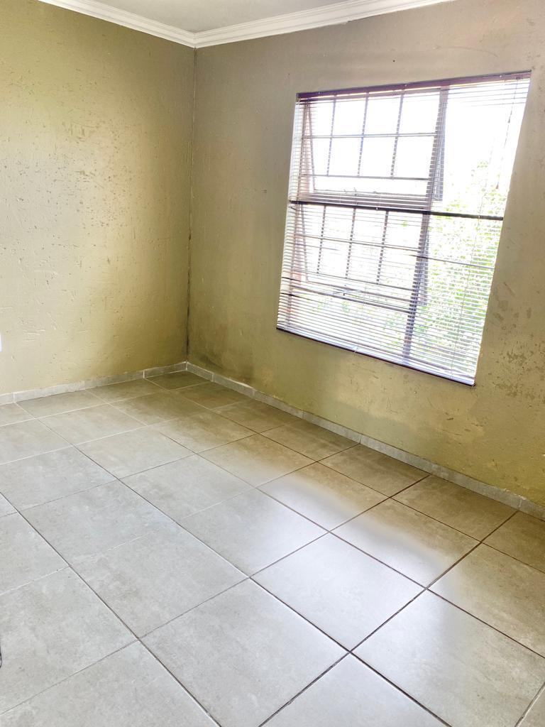 2 Bedroom Property for Sale in Sonneveld Gauteng