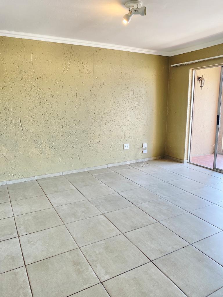 2 Bedroom Property for Sale in Sonneveld Gauteng