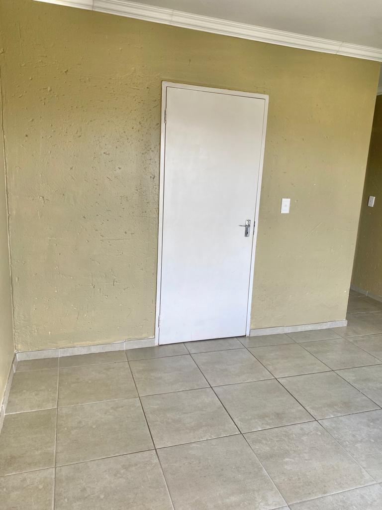2 Bedroom Property for Sale in Sonneveld Gauteng