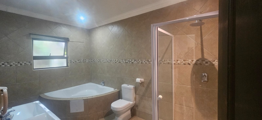 To Let 4 Bedroom Property for Rent in Waterkloof Ridge Gauteng