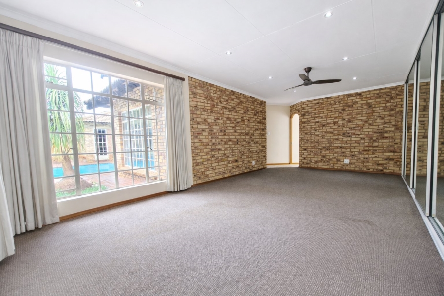 4 Bedroom Property for Sale in Sunward Park Gauteng
