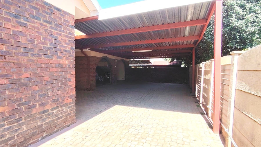 4 Bedroom Property for Sale in Vanderbijlpark SE 2 Gauteng