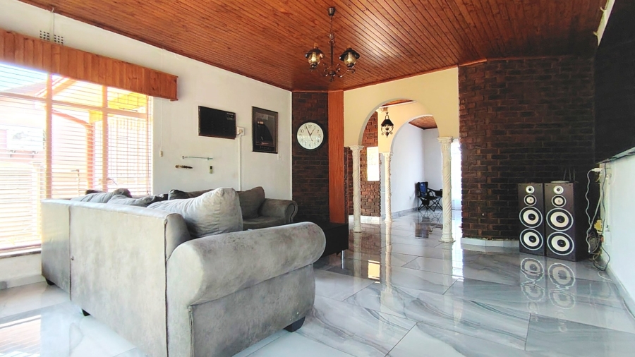 4 Bedroom Property for Sale in Vanderbijlpark SE 2 Gauteng