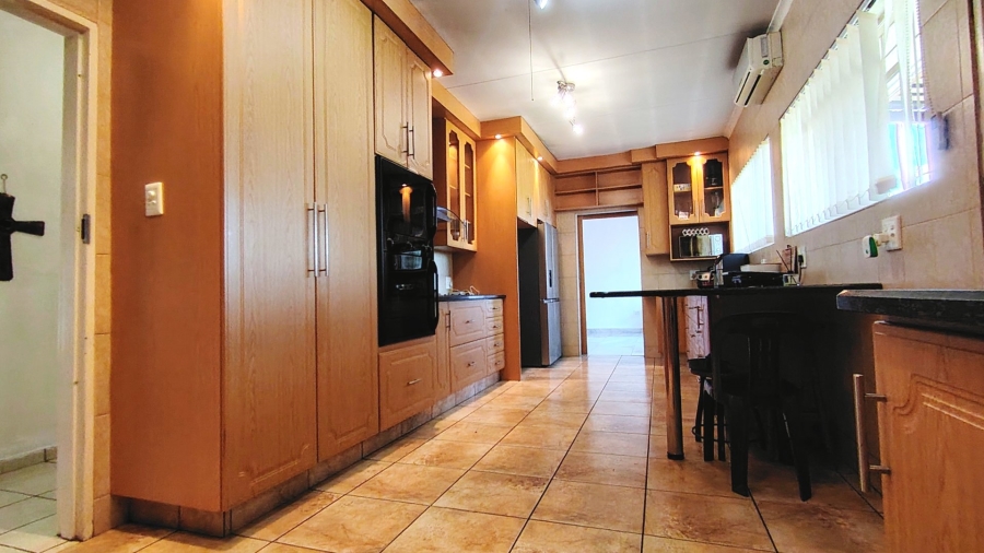 4 Bedroom Property for Sale in Vanderbijlpark SE 2 Gauteng