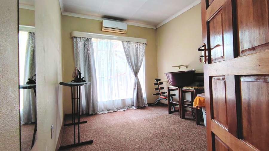 4 Bedroom Property for Sale in Vanderbijlpark SE 2 Gauteng
