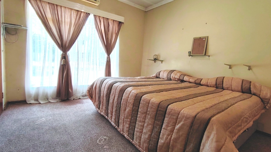 4 Bedroom Property for Sale in Vanderbijlpark SE 2 Gauteng