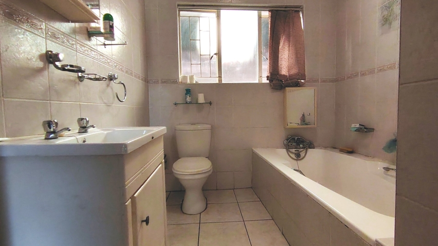 4 Bedroom Property for Sale in Vanderbijlpark SE 2 Gauteng
