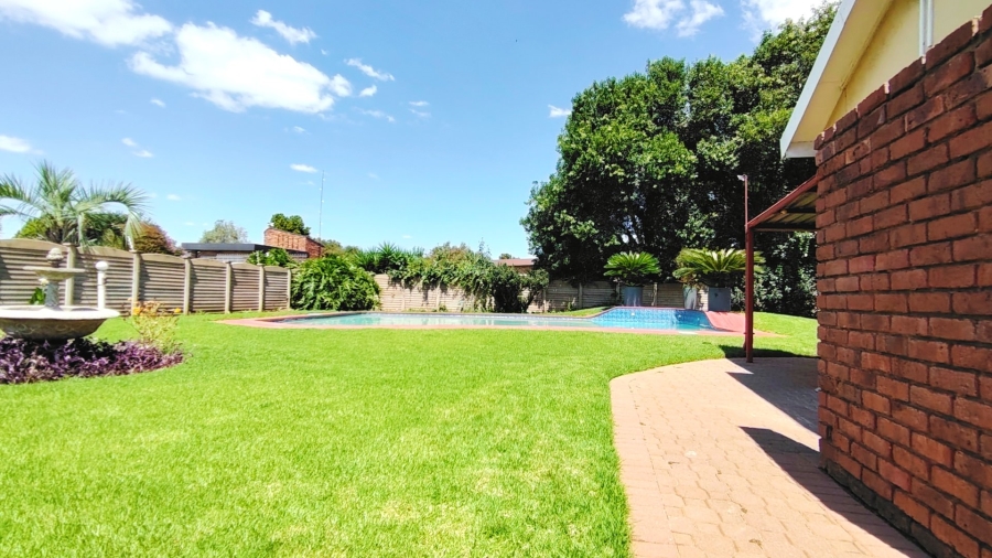4 Bedroom Property for Sale in Vanderbijlpark SE 2 Gauteng