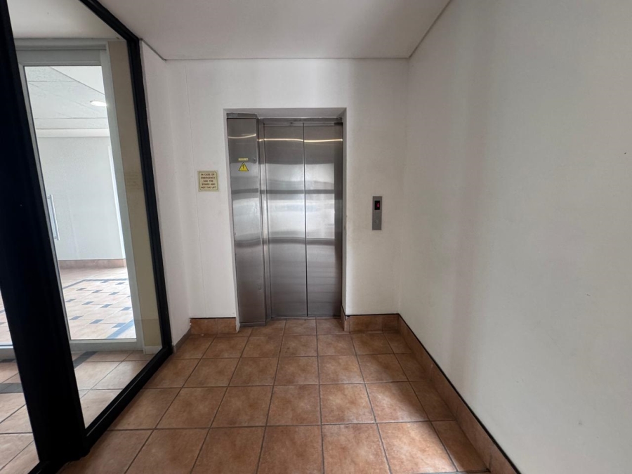 To Let commercial Property for Rent in Randjespark Gauteng