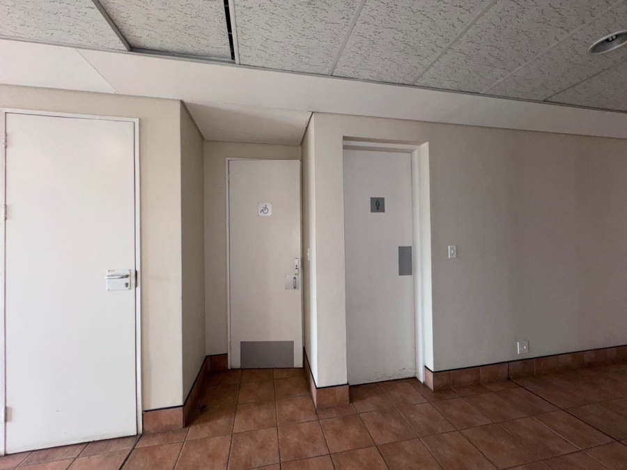 To Let commercial Property for Rent in Randjespark Gauteng