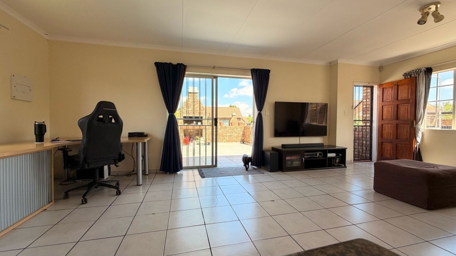 To Let 2 Bedroom Property for Rent in Rietvalleirand Gauteng