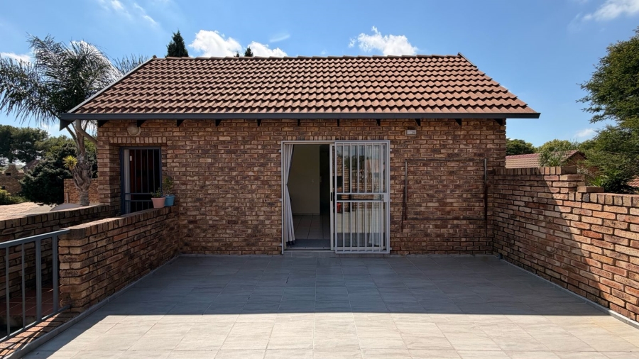 To Let 2 Bedroom Property for Rent in Rietvalleirand Gauteng