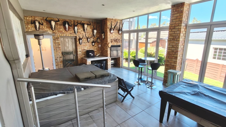 8 Bedroom Property for Sale in Vaal Marina Gauteng