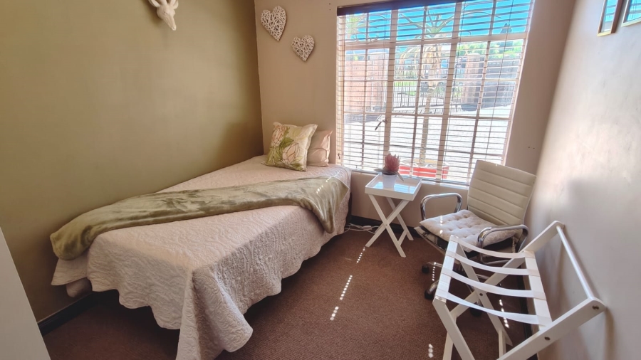 8 Bedroom Property for Sale in Vaal Marina Gauteng