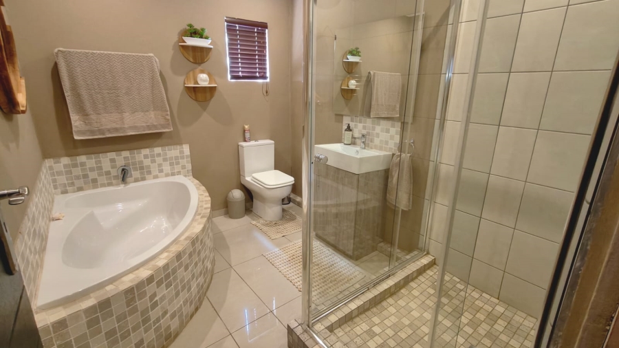 8 Bedroom Property for Sale in Vaal Marina Gauteng