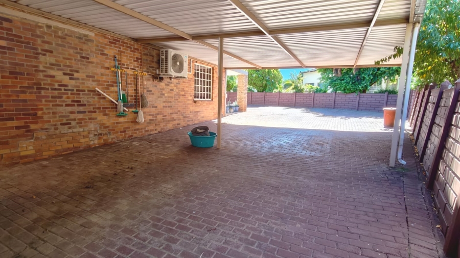 8 Bedroom Property for Sale in Vaal Marina Gauteng