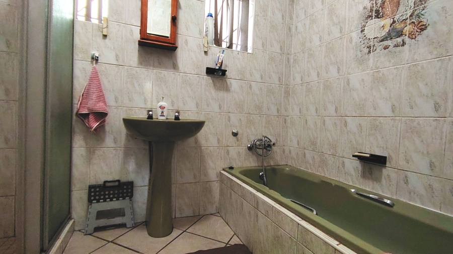 3 Bedroom Property for Sale in Vanderbijlpark SW 5 Gauteng