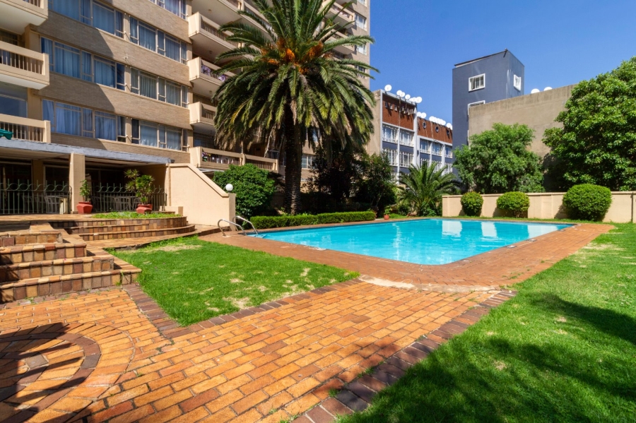 1 Bedroom Property for Sale in Parktown Gauteng