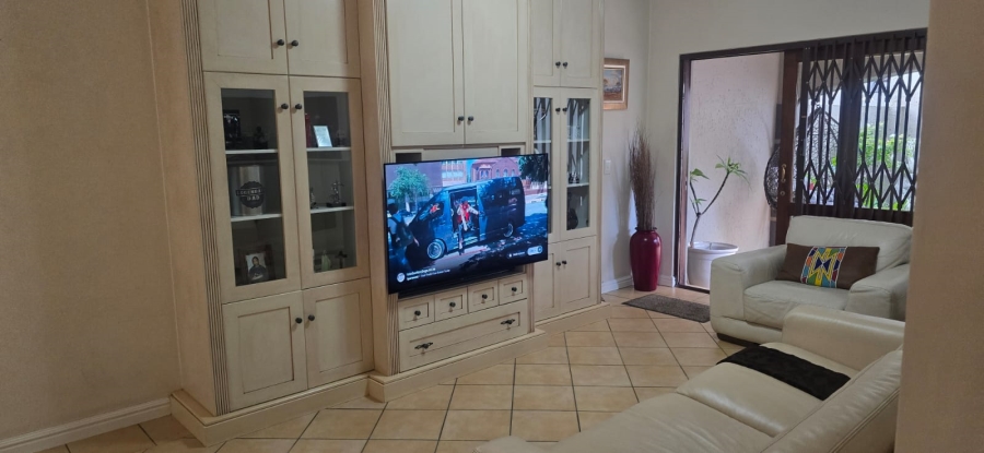 1 Bedroom Property for Sale in Waverley Gauteng