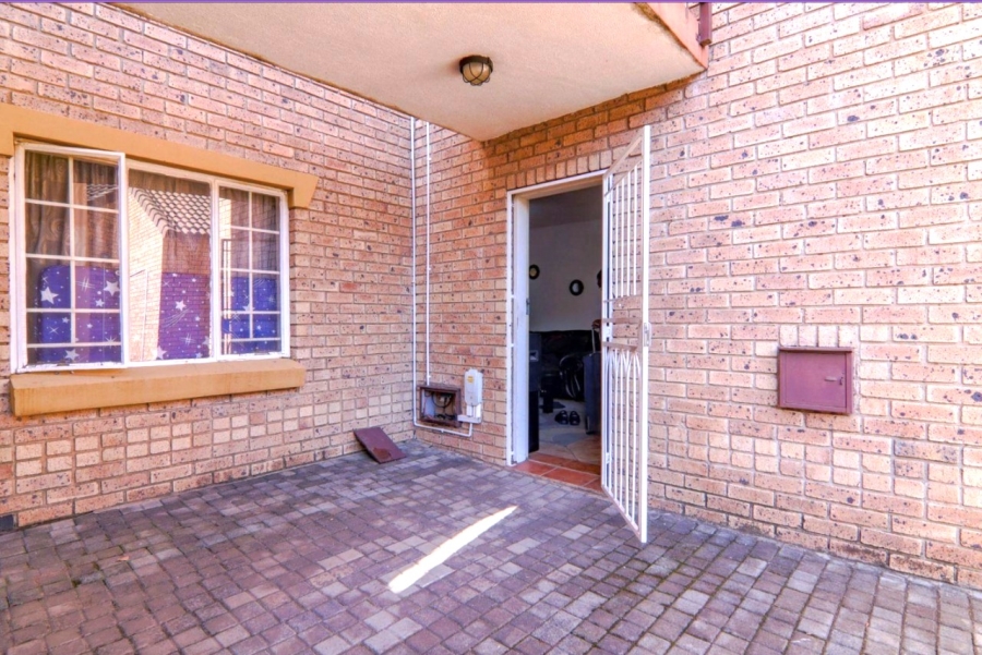 2 Bedroom Property for Sale in Eco Park Gauteng