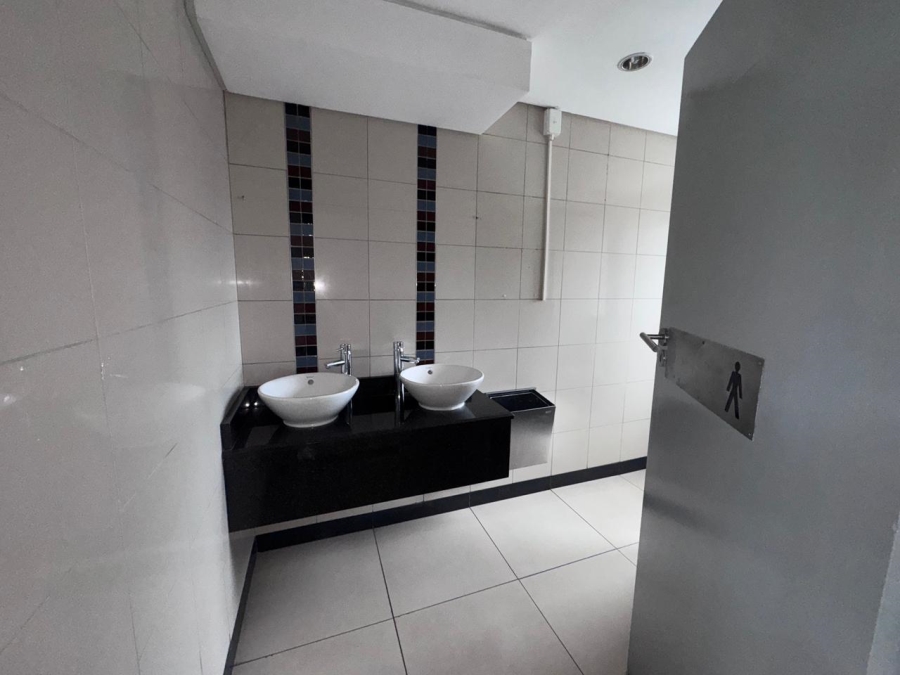 To Let commercial Property for Rent in Randjespark Gauteng