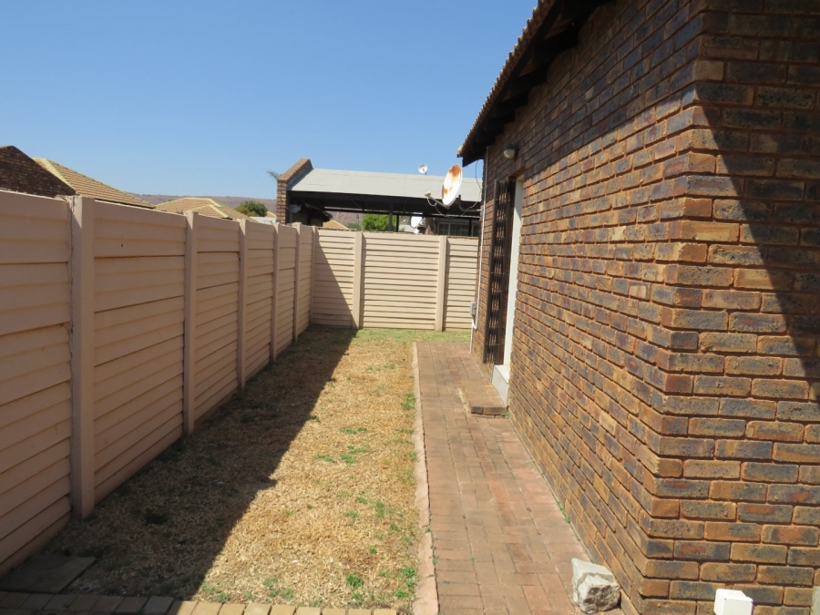 2 Bedroom Property for Sale in Andeon Gauteng