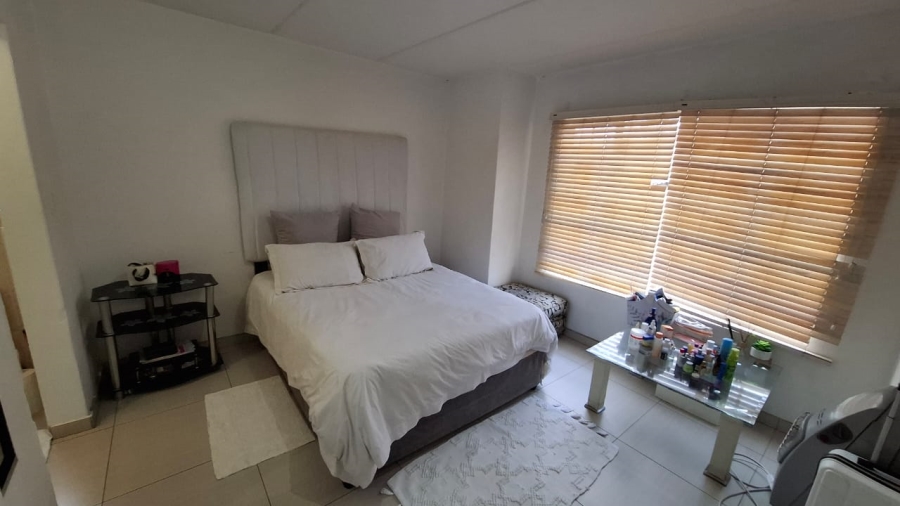 2 Bedroom Property for Sale in Noordwyk Gauteng