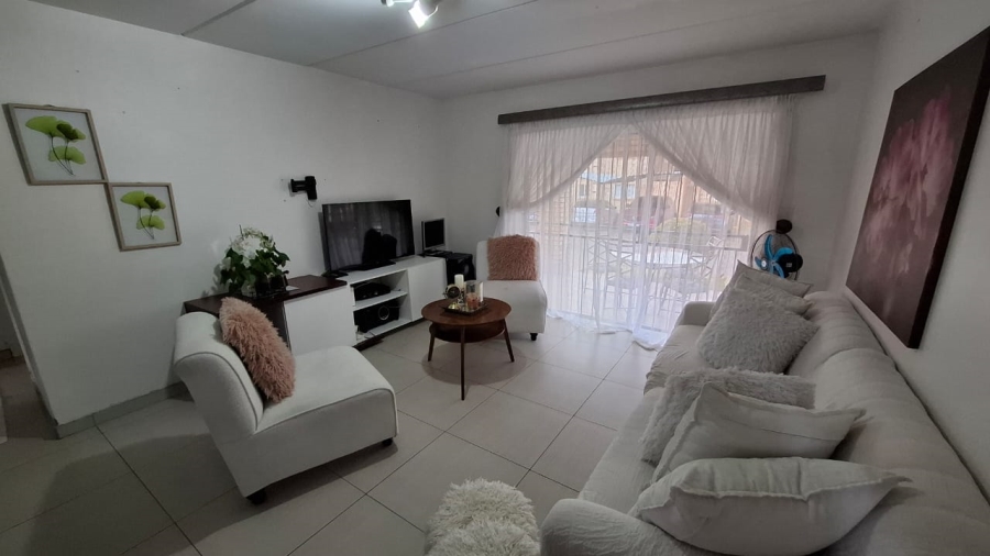 2 Bedroom Property for Sale in Noordwyk Gauteng