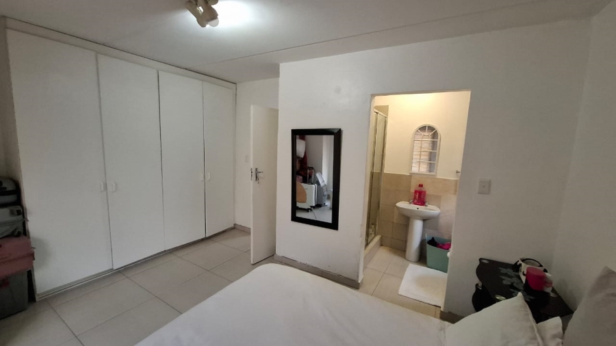 2 Bedroom Property for Sale in Noordwyk Gauteng