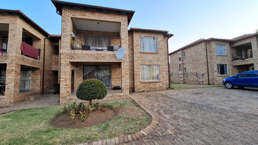2 Bedroom Property for Sale in Noordwyk Gauteng