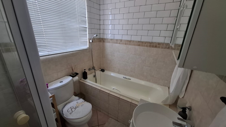 2 Bedroom Property for Sale in Summerset Gauteng