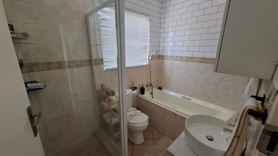 2 Bedroom Property for Sale in Summerset Gauteng