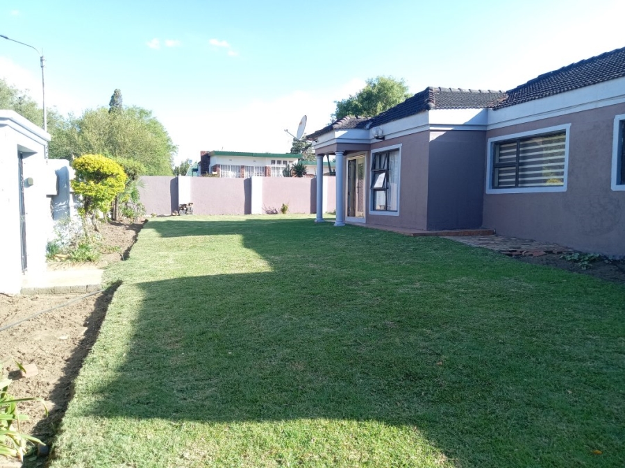 3 Bedroom Property for Sale in Edenvale Central Gauteng