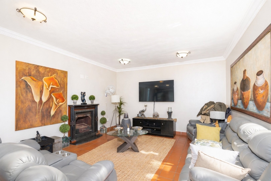 To Let 4 Bedroom Property for Rent in Highveld Gauteng