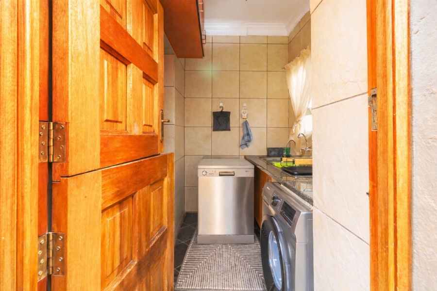 To Let 4 Bedroom Property for Rent in Highveld Gauteng