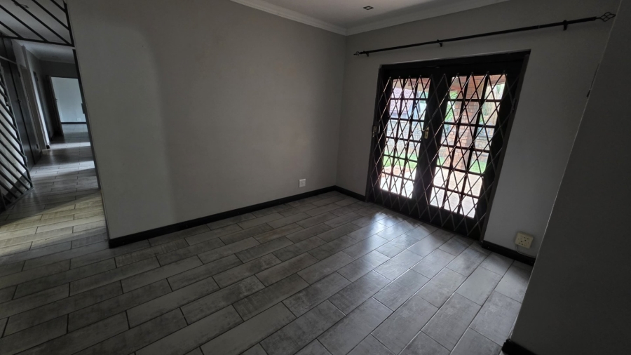 4 Bedroom Property for Sale in Magalieskruin Gauteng
