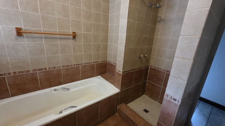 4 Bedroom Property for Sale in Magalieskruin Gauteng