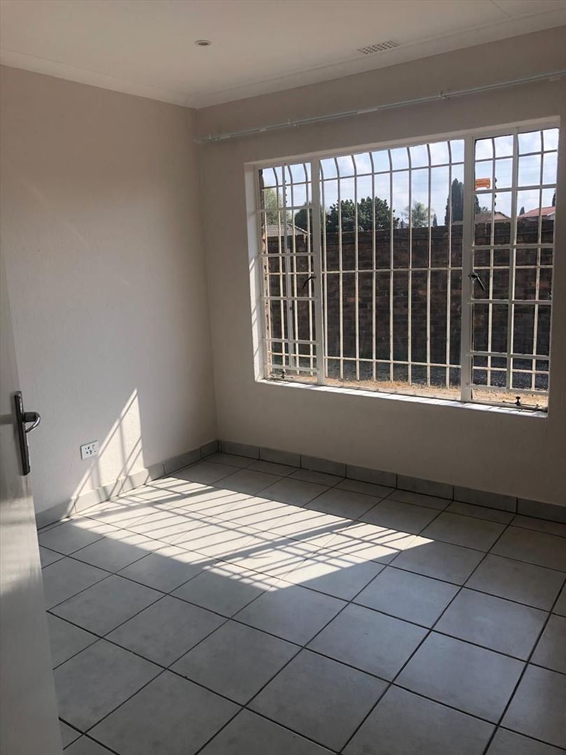 2 Bedroom Property for Sale in Terenure Gauteng
