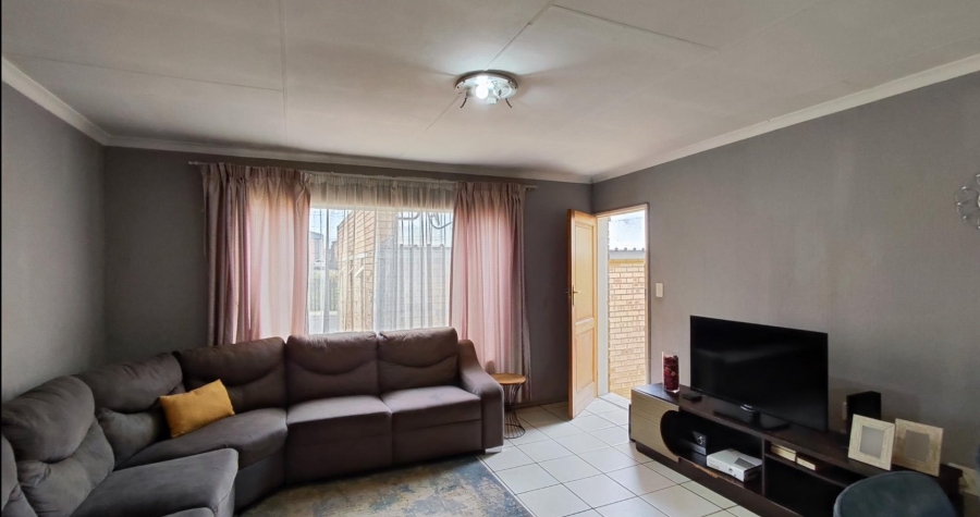2 Bedroom Property for Sale in Terenure Gauteng
