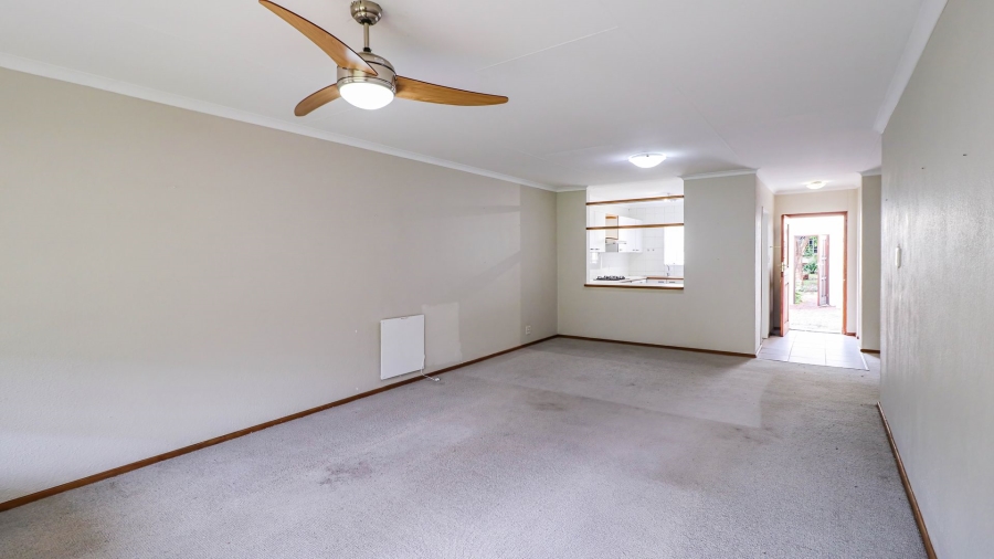 2 Bedroom Property for Sale in Magaliessig Gauteng