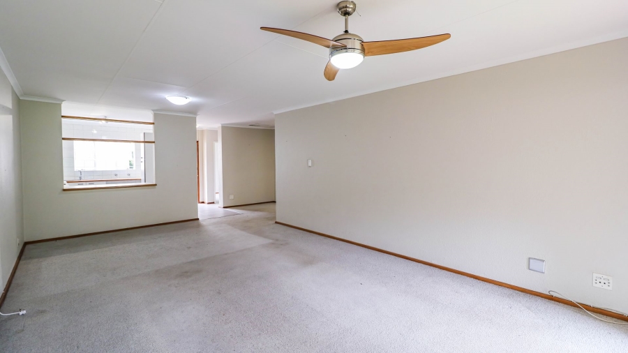 2 Bedroom Property for Sale in Magaliessig Gauteng