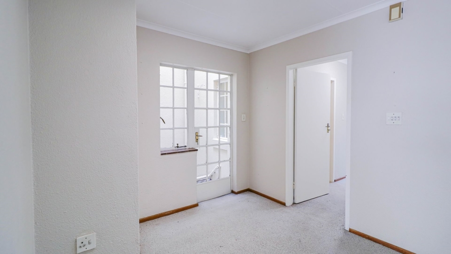 2 Bedroom Property for Sale in Magaliessig Gauteng