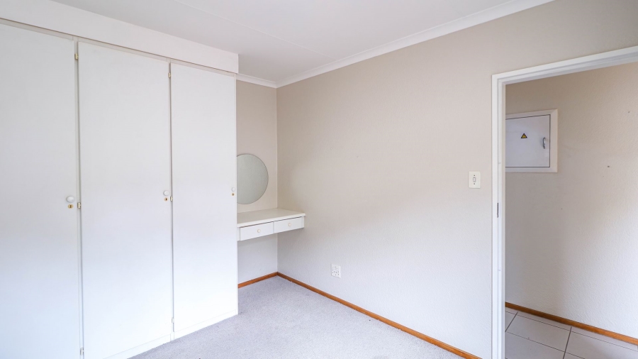 2 Bedroom Property for Sale in Magaliessig Gauteng