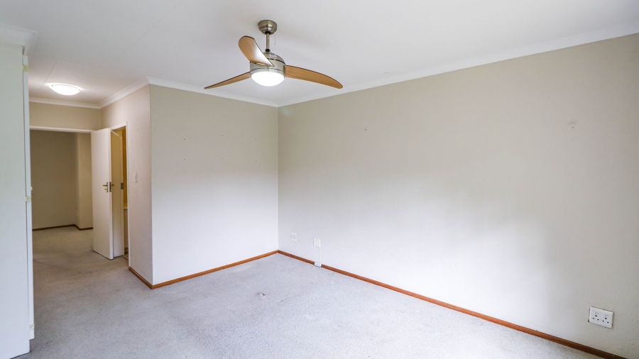 2 Bedroom Property for Sale in Magaliessig Gauteng