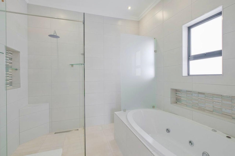 3 Bedroom Property for Sale in Heritage Hill Gauteng