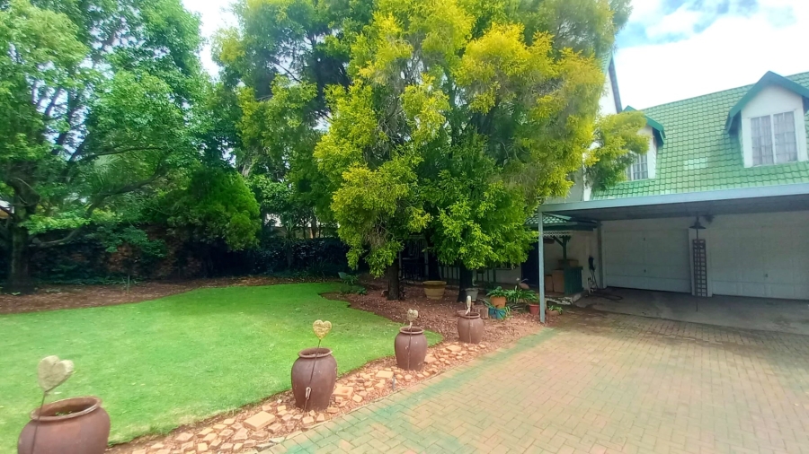 4 Bedroom Property for Sale in Vanderbijlpark SE 3 Gauteng