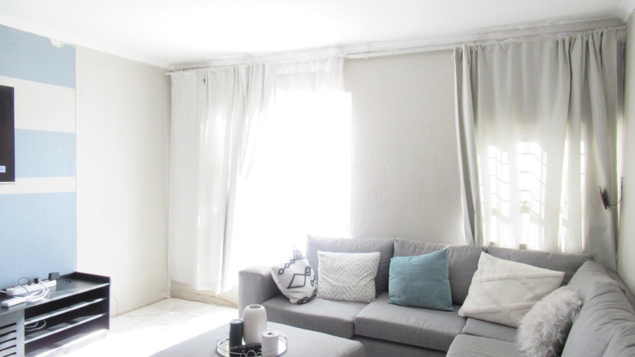 3 Bedroom Property for Sale in La Montagne Gauteng